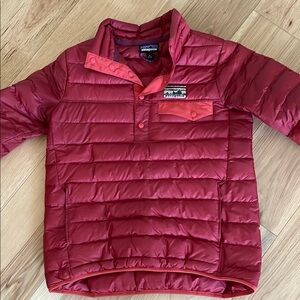Patagonia womens Burgundy Puffer pullover size S